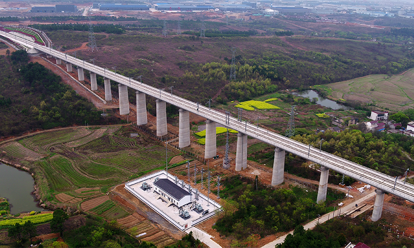 图为商合杭铁路彭庄特大桥。（孔令斌 摄）