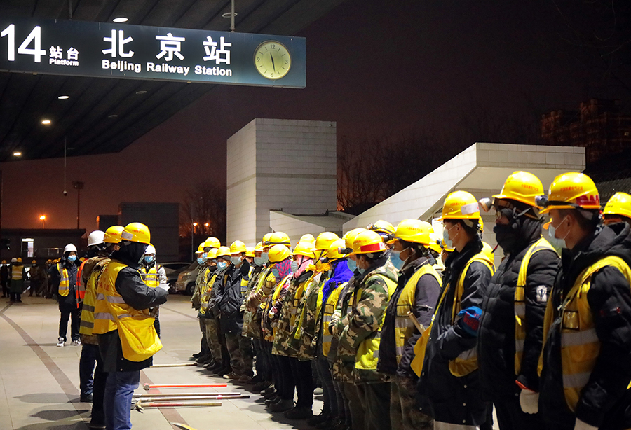 为实现北京地区铁路枢纽互联互通，使市郊高铁列车经东北环线驶入北京站，并由北京东站始发，需要先行实施北京东站、北京站、北京西站和北京朝阳站信号系统升级改造，并按照中国铁路北京局集团下达的时间节点完工。（曹筱璐 摄）