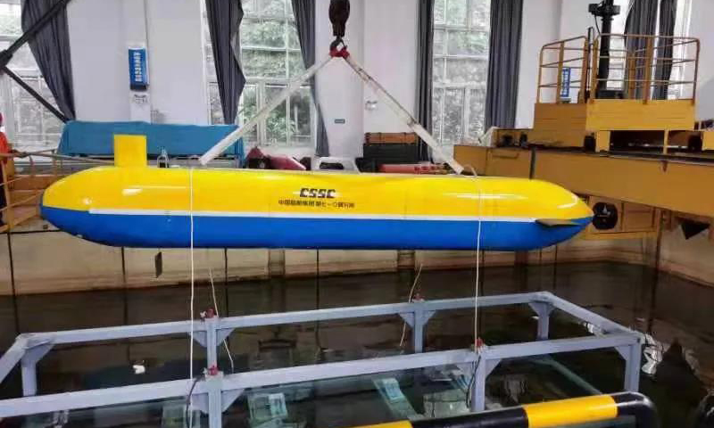 本次海试中，全海深无人自主潜航器先后完成多次下潜航行试验，具备水下自主定深及定高航行、区域自主巡航、全海深视频摄像、温盐剖面观测等功能，是目前国内航速最快、续航里程最长的全海深无人自主潜航器。2019年，七一〇所承担了山东省重大科技创新工程专项项目“面向复合双功能的万米AUV核心关键技术研究”，主要任务目标为研制一台全海深无人自主潜航器，并完成万米级海上验证试验。