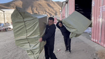 中国华电西藏公司党委积极发挥华电4588党支部与当地形成的党建联建机制作用，第一时间从市、县、乡三个层面，联系了解当地受灾情况，积极给予相关援助。目前，该公司正全力在日喀则、拉萨市两地联系筹集帐篷、棉被等救灾物资，并力争尽快运往灾区，助力灾区抗震救灾工作。