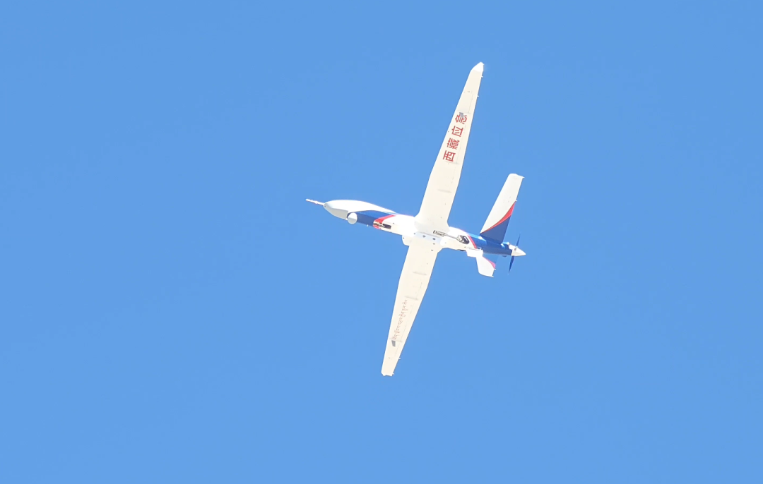 1月7日9时5分，西藏日喀则市定日县发生6.8级地震，震源深度10公里，地震造成重大人员伤亡，大量房屋倒塌。1月7—8日，西藏自治区应急管理厅连续两次调派长期部署在日喀则和平机场的“翼龙”-2H应急救灾型无人机飞赴震中执行紧急灾情侦察任务。该机对定日县地震震中区域进行了全面灾情侦察，为抢险救援工作提供坚实有力的支撑。