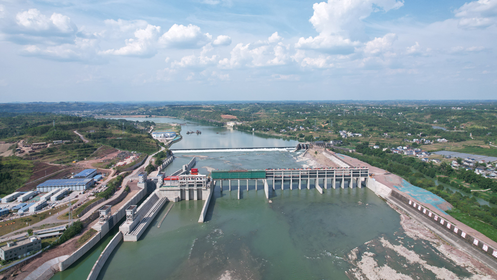 项目建成后，将为长江上游航运提供安全、高效、便捷的通航条件，有利于发挥“黄金水道”效能，助力两岸经济社会发展。