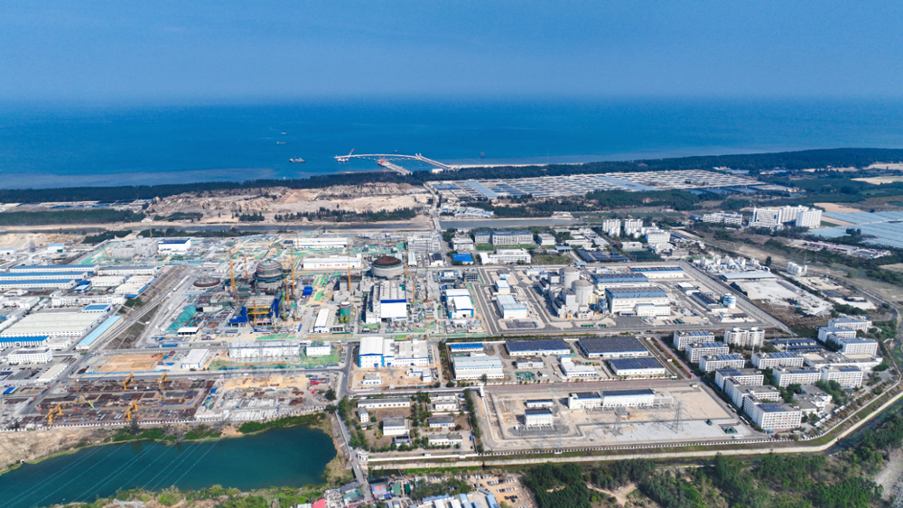 据了解，海南核电是中核集团在华南地区的“桥头堡”，是我国地理位置最南端的核电基地，一期工程于2016年全面建成投产，年发电量占海南全省年用电量的近25%，海南核电基地安全稳定的电力保障为海南省打造国家生态文明试验区、建设海南自由贸易港提供强劲有力的清洁能源支持。