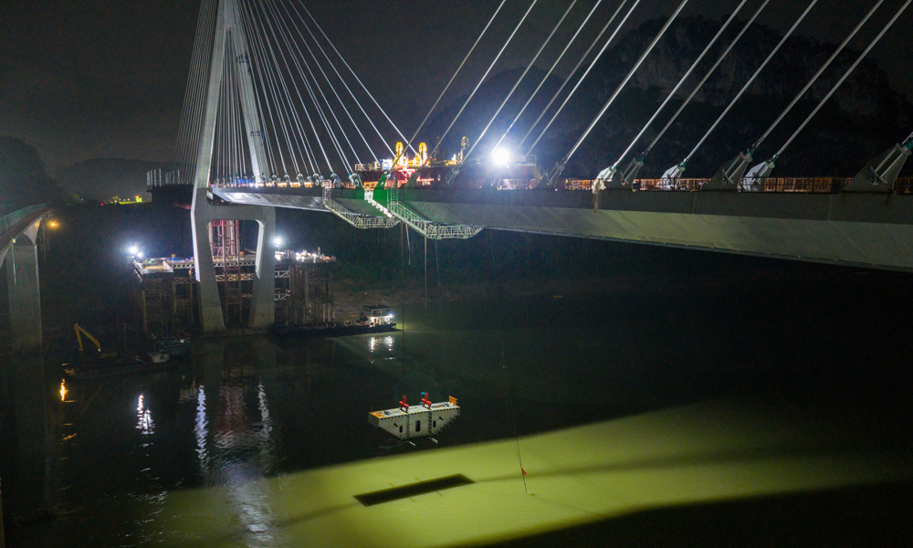 据了解，柳梧铁路是柳州至广州铁路的重要组成部分，项目正线全长238.167公里，为双线电气化客货共线铁路，设计速度目标值160公里/时。项目建成后将完善区域综合立体交通网络，拓宽区域内客货运输通道，对川渝云贵大部分地区及桂中地区融入粤港澳大湾区发展具有重要意义。