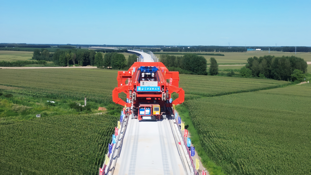 哈伊高铁哈铁段站前一标项目建设现场。