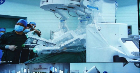 中国电信助力我国首例超远程机器人肝胆手术顺利完成191.png