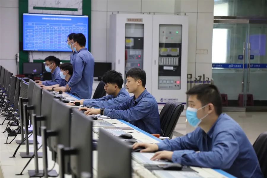 64021786.jpg 64021786.jpg