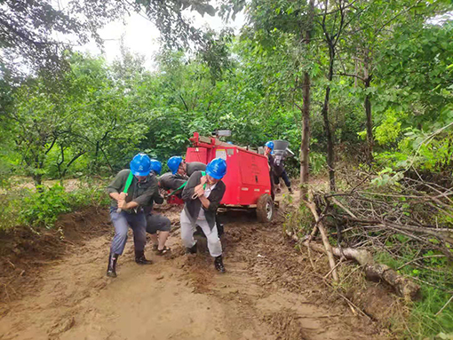 连续奋战抢修做平凡英雄 为中原大地点亮万家灯火