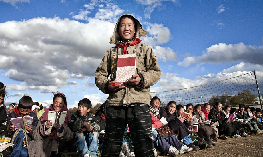 中国华电投资2282万元在新疆建设8所“华电双语幼儿园”，在“三区三州”深度贫困地区累计援建48所希望小学、幼儿园。姜青芳 摄